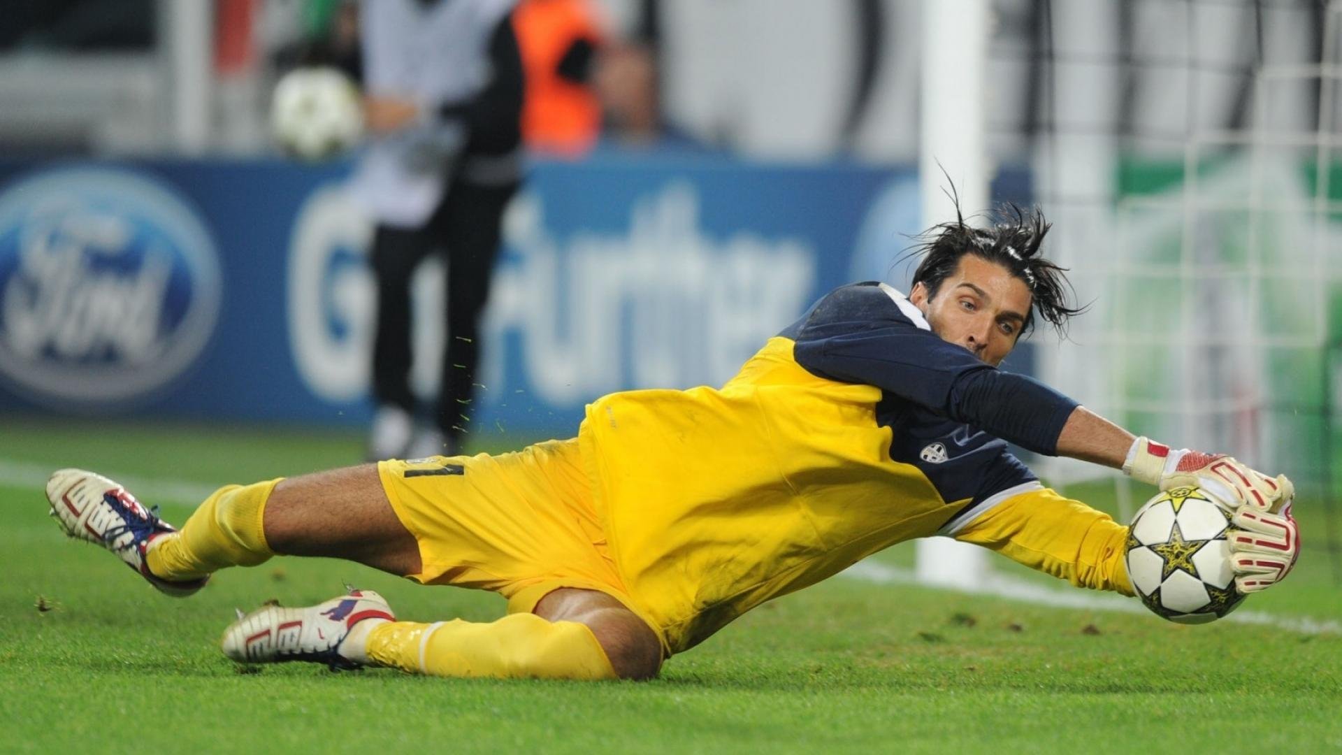 法甲比赛高潮迭起，精彩进球和战术调整成为焦点，法甲集锦